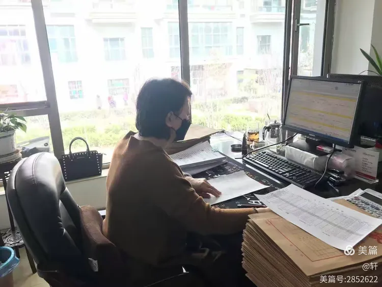 审计部审核各分公司2月份各类月报表、汇总《集团各账户资金统计表》、核对《货币资金日报表》